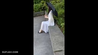 少妇的味道，黑丝情趣女仆诱惑，露脸大秀直播，跟狼友互动撩骚舔弄假鸡巴，电动道具插进骚逼
